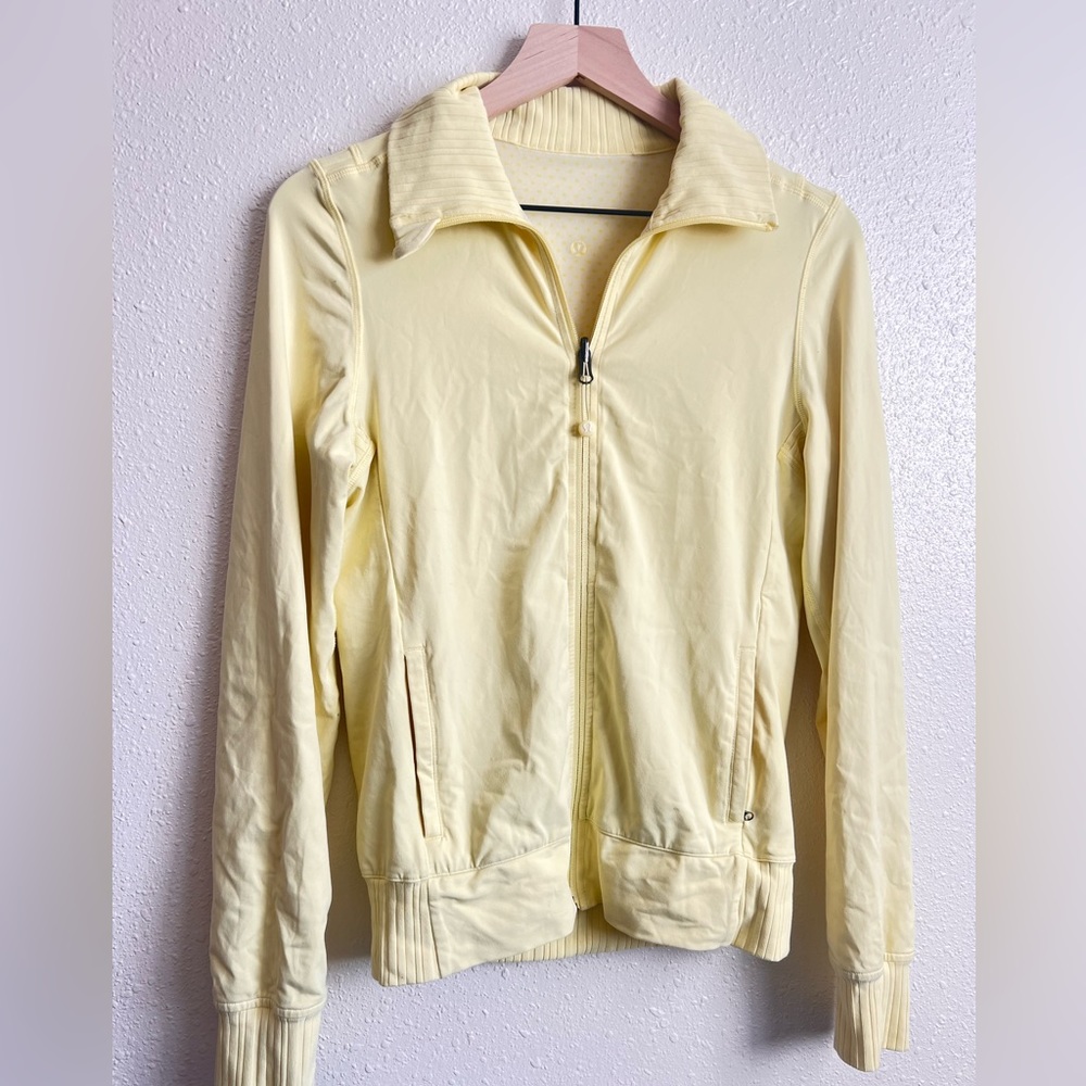 Lululemon Raja reversible jacket in yellow/ polka mesh Size 6
